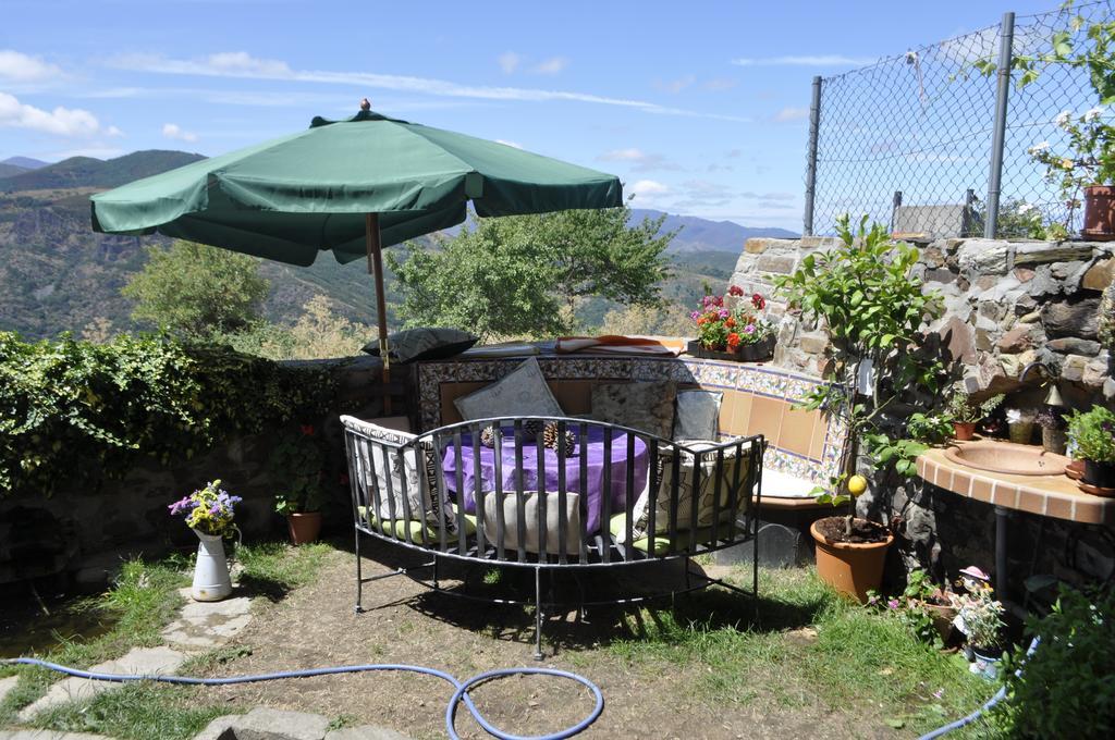 La Trucha Del Arco Iris Bed & Breakfast El Acebo de San Miguel Eksteriør bilde